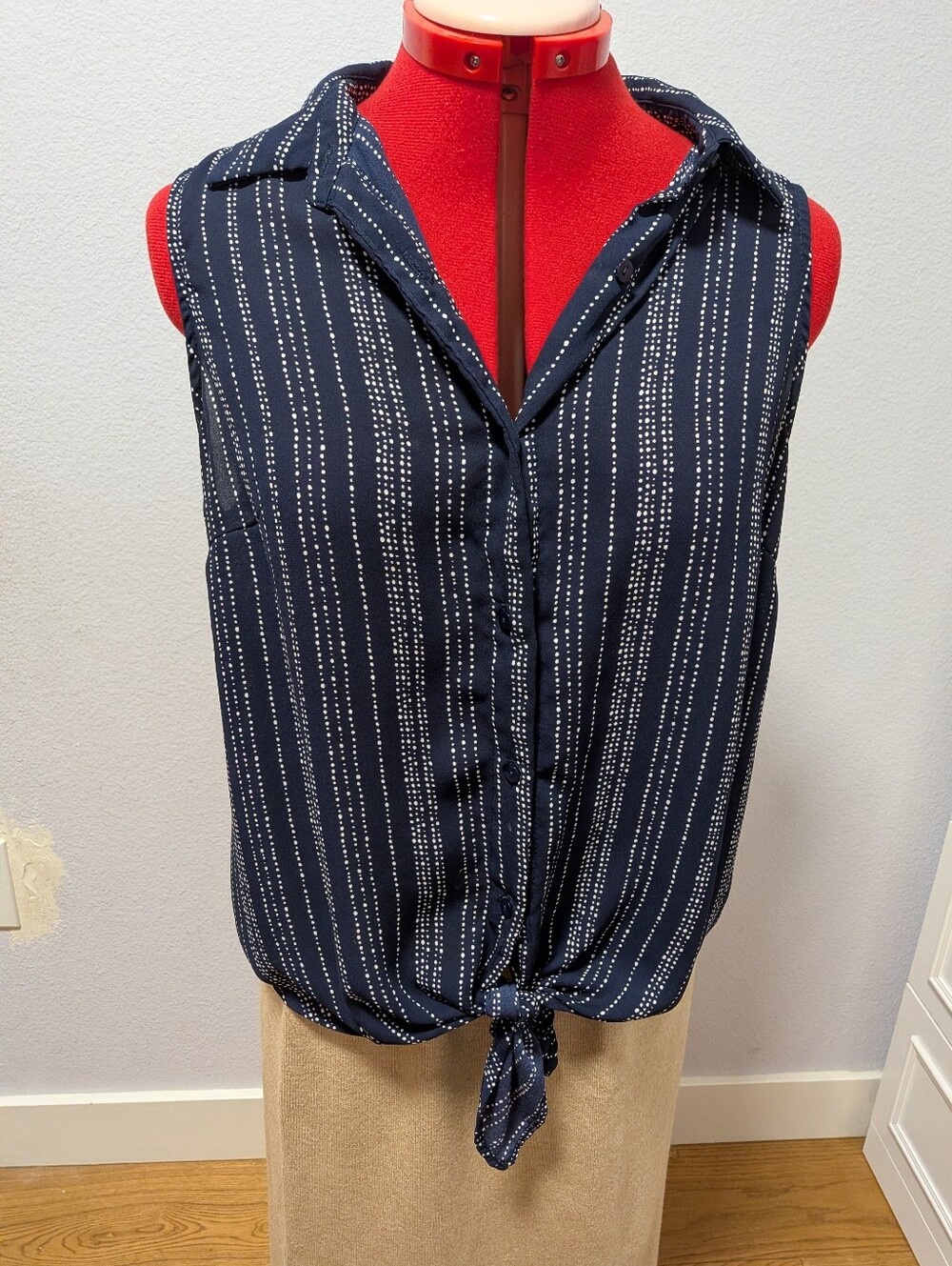 Medium Sleeveless Navy Stripe Tie-Front Blouse